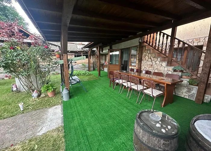 даутев връх Πανσιόν *